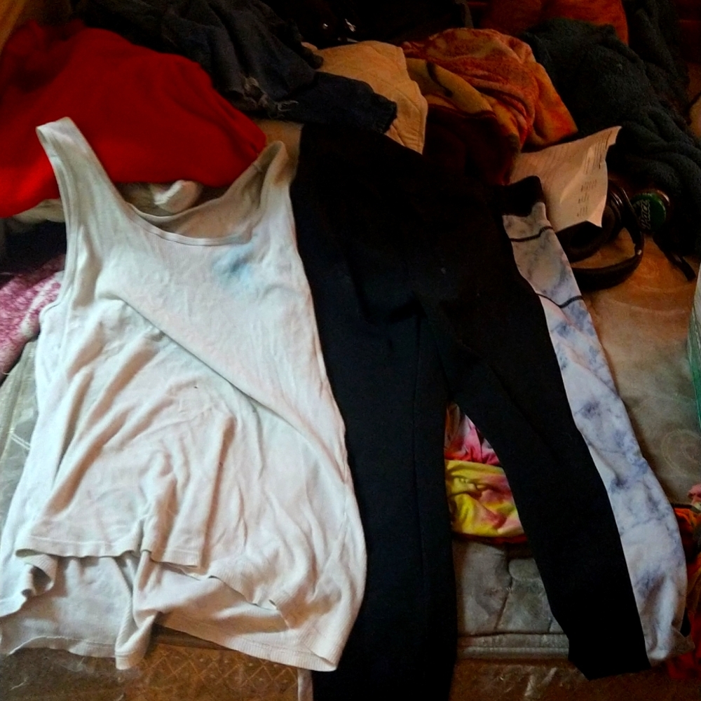 Leggings and a shirt